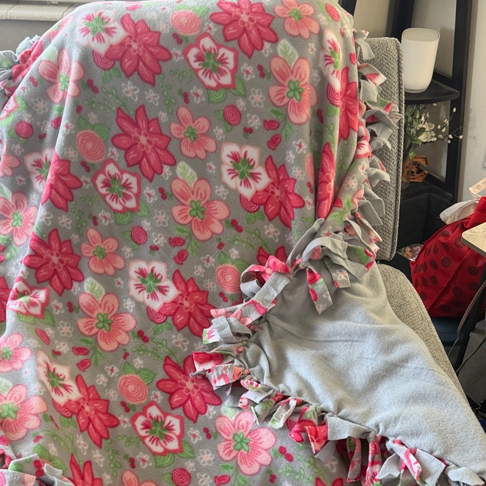 Floral Fleece Throw Blanket - Pink and Gray